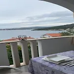 Apartment Lucic - Feels Like Home, Away From *