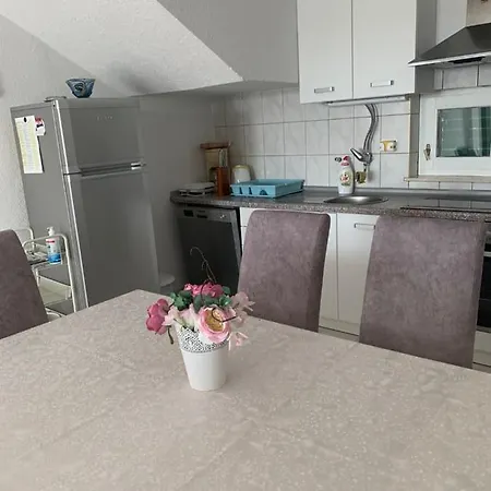 Apartamento Lucic - Feels Like Home, Away From Ražanj