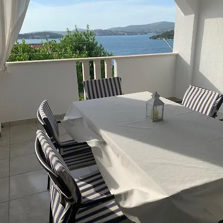 Lucic - Feels Like Home, Away From Apartamento *