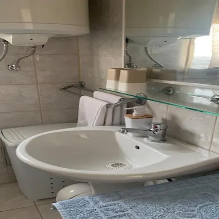 Apartamento Lucic - Feels Like Home, Away From