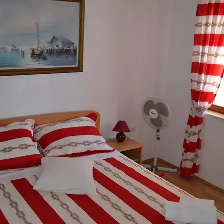 Apartment Lucic - Feels Like Home, Away From