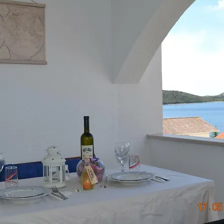 Apartamento Lucic - Feels Like Home, Away From Ražanj