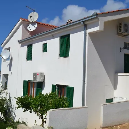 Lucic - Feels Like Home, Away From Apartamento *