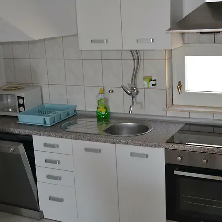 Lucic - Feels Like Home, Away From Ražanj