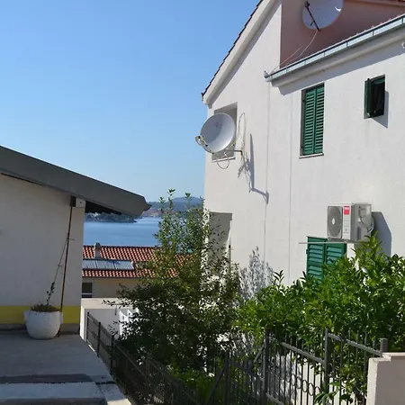 Lucic - Feels Like Home, Away From Ražanj