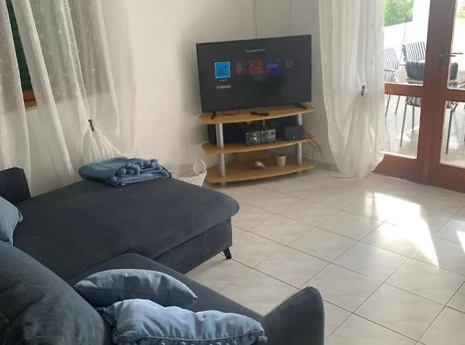 Lägenhet Lucic - Feels Like Home, Away From *