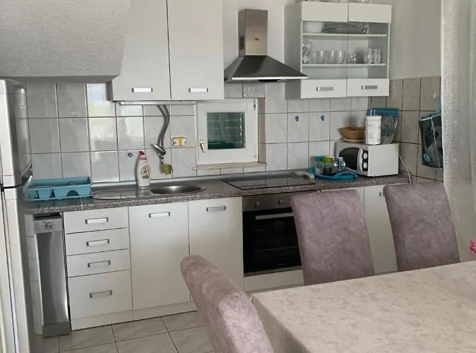 Lägenhet Lucic - Feels Like Home, Away From *