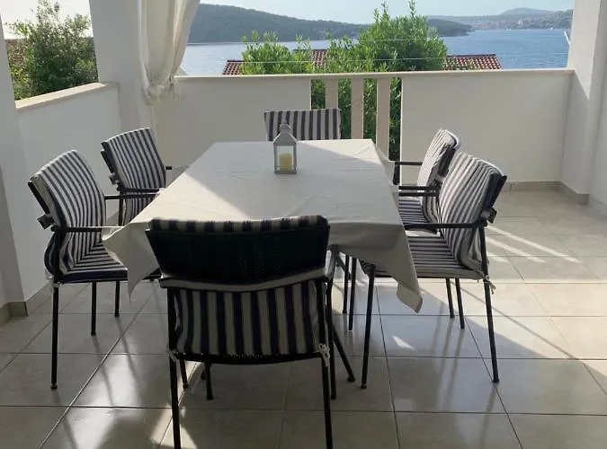 Lucic - Feels Like Home, Away From Lägenhet Ražanj