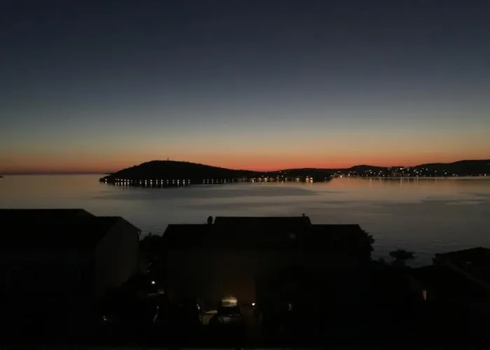 Lucic - Feels Like Home, Away From Διαμέρισμα Ražanj