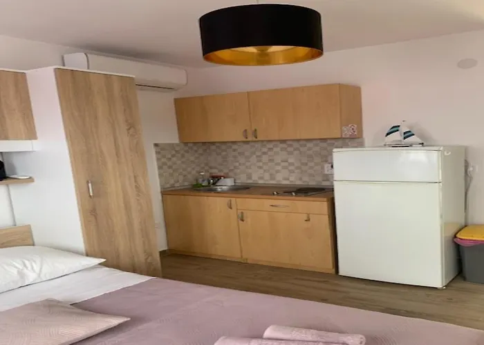 Lucic - Feels Like Home, Away From Lägenhet