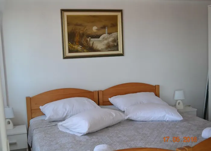 Διαμέρισμα Lucic - Feels Like Home, Away From *