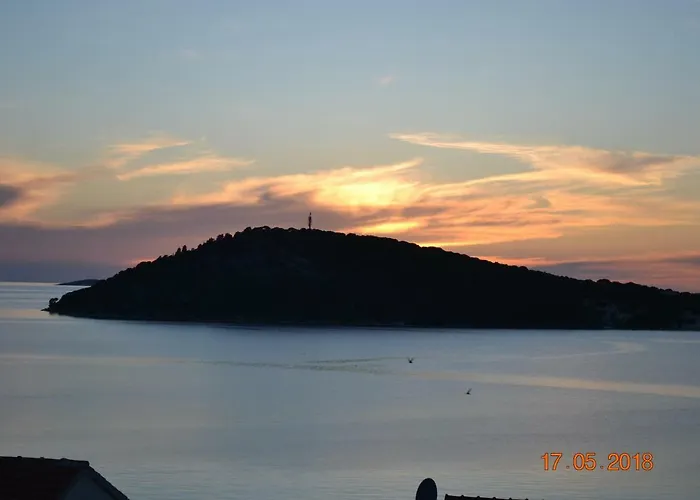 Apartment Lucic - Feels Like Home, Away From *