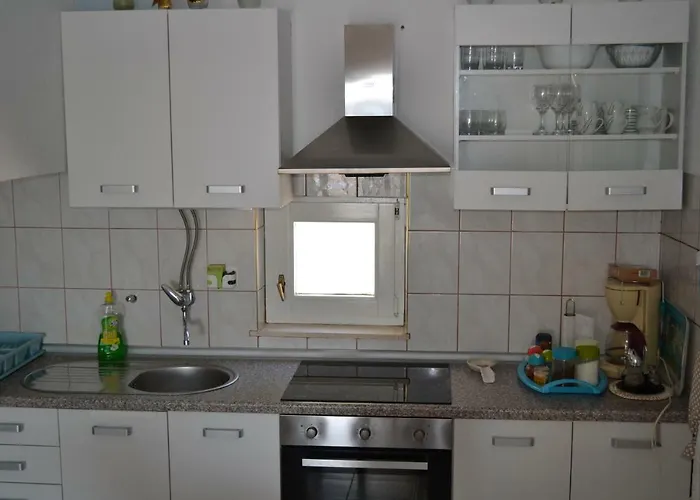 Lucic - Feels Like Home, Away From Lägenhet *