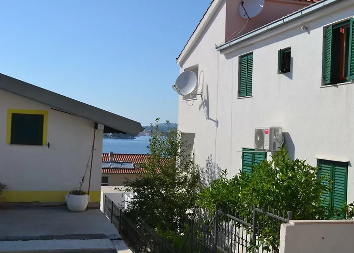 Lucic - Feels Like Home, Away From Ražanj