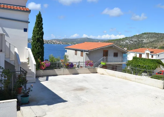 Lucic - Feels Like Home, Away From *